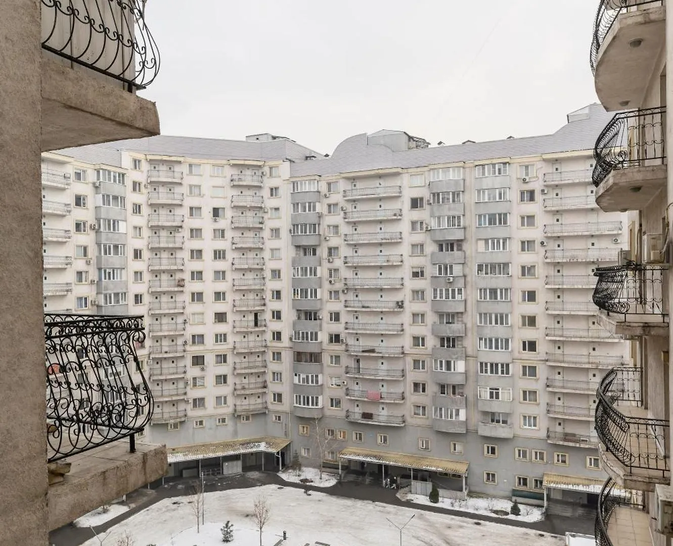 Квартира На Семью 10 Человек 39 Almaty Apartment